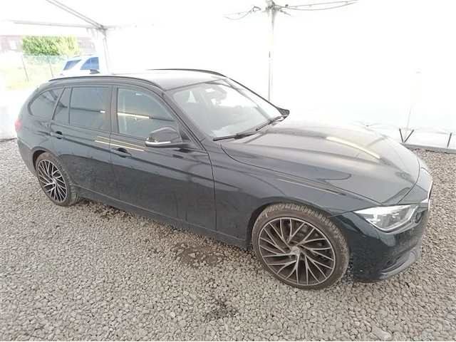 Bmw 318 ia,2017 - afbeelding 12 van  35