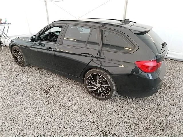Bmw 318 ia,2017 - afbeelding 31 van  35