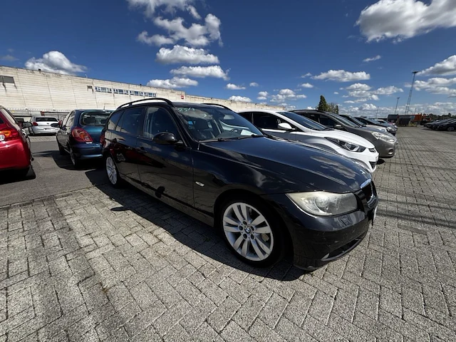 Bmw 318d, 2008 - afbeelding 23 van  35