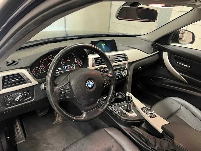 Bmw 318d touring 2.0 136pk 2018 3-serie - afbeelding 22 van  54