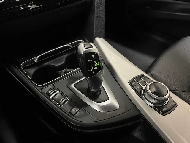 Bmw 318d touring 2.0 136pk 2018 3-serie - afbeelding 27 van  54