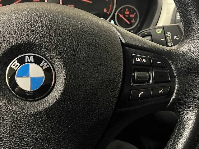 Bmw 318d touring 2.0 136pk 2018 3-serie - afbeelding 36 van  54