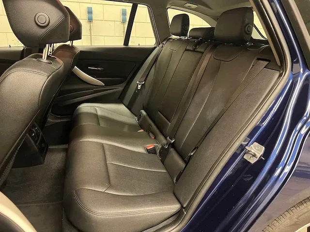Bmw 318d touring 2.0 136pk 2018 3-serie - afbeelding 43 van  54