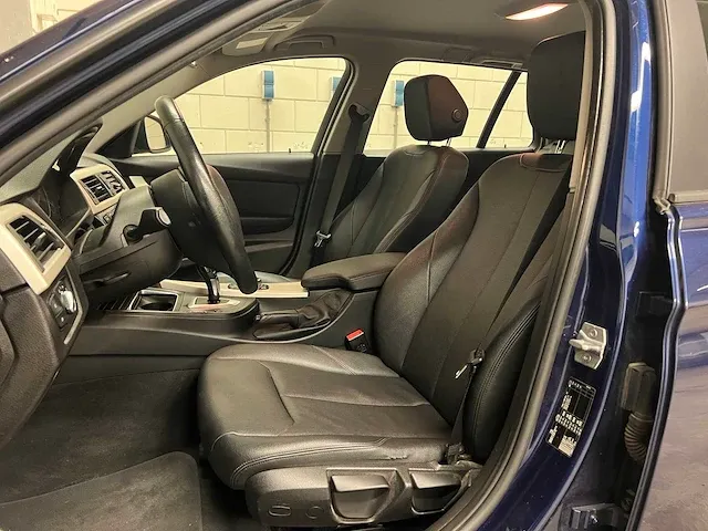 Bmw 318d touring 2.0 136pk 2018 3-serie - afbeelding 47 van  54