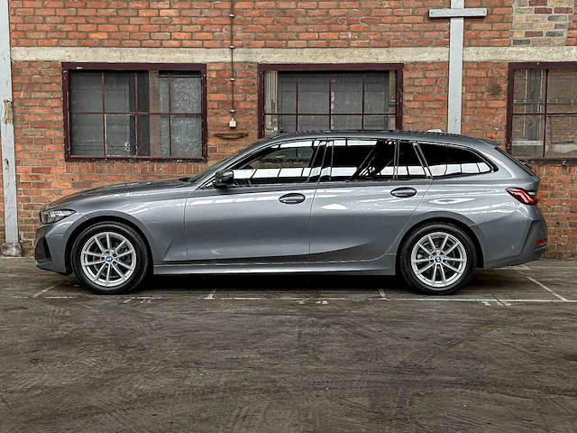 Bmw 318d touring 2.0 g21 150pk 2023 3-serie - afbeelding 15 van  53