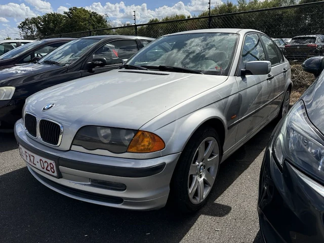Bmw 318i, 1999 - afbeelding 1 van  25