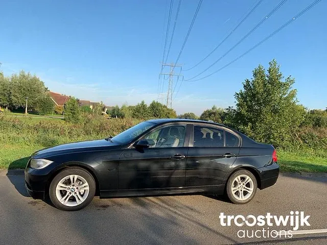 Bmw 318i business line, 17-gvr-5 - afbeelding 23 van  26