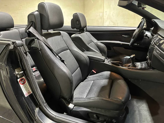 Bmw 318i cabriolet 143pk 2010 3-serie e93, 7-zlb-24 - afbeelding 24 van  33