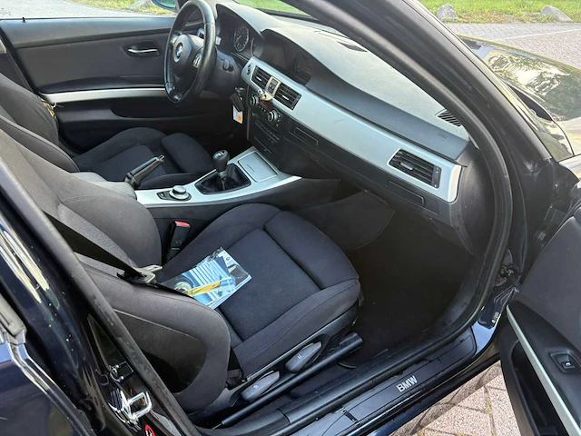 Bmw 318i touring business line, 11-gnp-1 - afbeelding 10 van  28