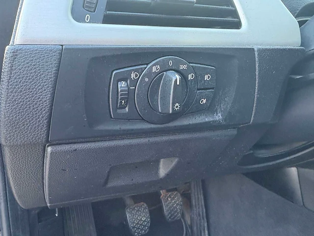 Bmw 318i touring business line, 11-gnp-1 - afbeelding 21 van  28
