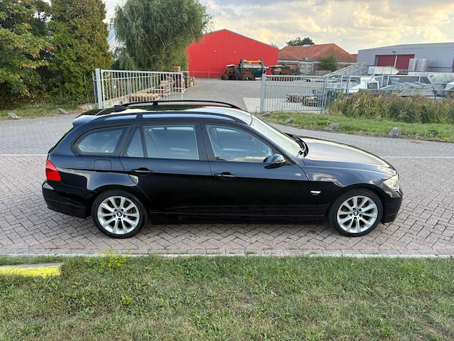 Bmw 318i touring business line, 11-gnp-1 - afbeelding 7 van  28