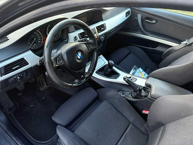 Bmw 318i touring business line, 11-gnp-1 - afbeelding 9 van  28