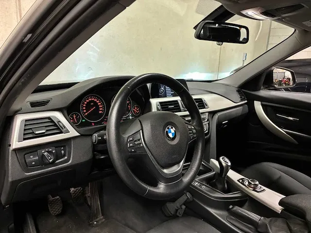 Bmw 318i touring centennial executive 136pk 2017 3-serie (origineel-nl), kz-621-p - afbeelding 17 van  55