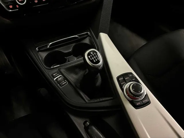 Bmw 318i touring centennial executive 136pk 2017 3-serie (origineel-nl), kz-621-p - afbeelding 22 van  55