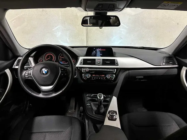 Bmw 318i touring centennial executive 136pk 2017 3-serie (origineel-nl), kz-621-p - afbeelding 26 van  55