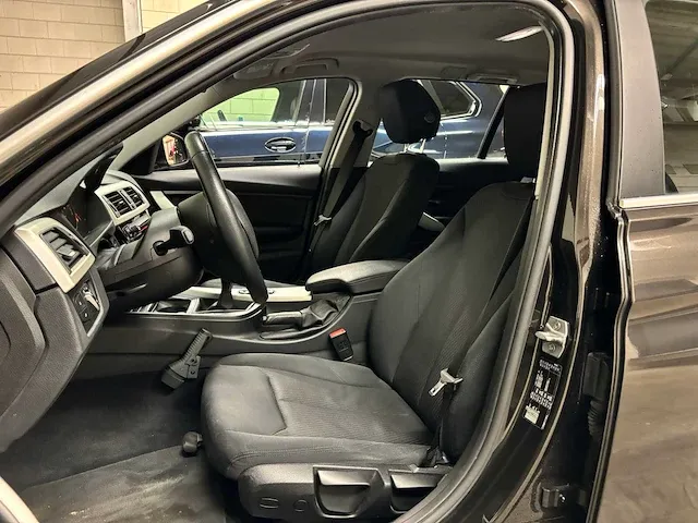 Bmw 318i touring centennial executive 136pk 2017 3-serie (origineel-nl), kz-621-p - afbeelding 30 van  55