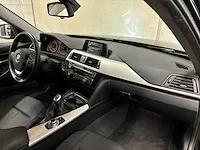 Bmw 318i touring centennial executive 136pk 2017 3-serie (origineel-nl), kz-621-p - afbeelding 32 van  55