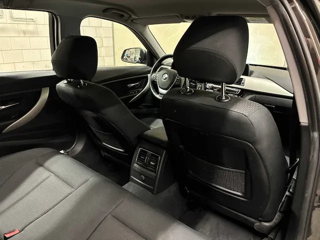 Bmw 318i touring centennial executive 136pk 2017 3-serie (origineel-nl), kz-621-p - afbeelding 40 van  55