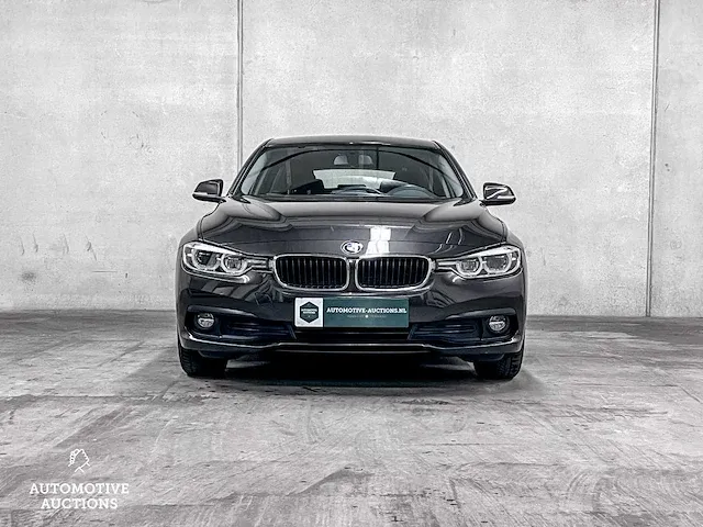 Bmw 318i touring centennial executive 136pk 2017 3-serie (origineel-nl), kz-621-p - afbeelding 34 van  55