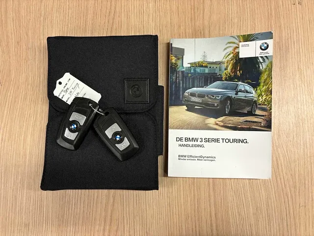 Bmw 318i touring centennial executive 136pk 2017 3-serie (origineel-nl), kz-621-p - afbeelding 49 van  55