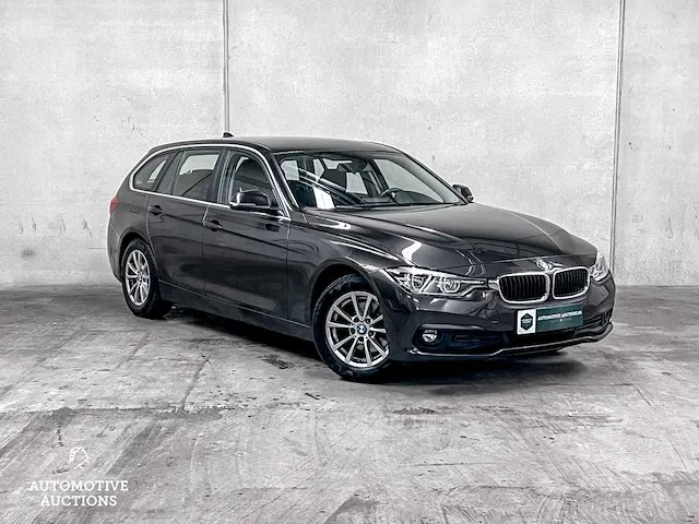 Bmw 318i touring centennial executive 136pk 2017 3-serie (origineel-nl), kz-621-p - afbeelding 52 van  55