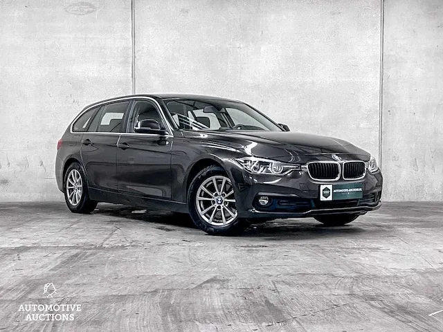 Bmw 318i touring centennial executive 136pk 2017 3-serie (origineel-nl), kz-621-p - afbeelding 53 van  55