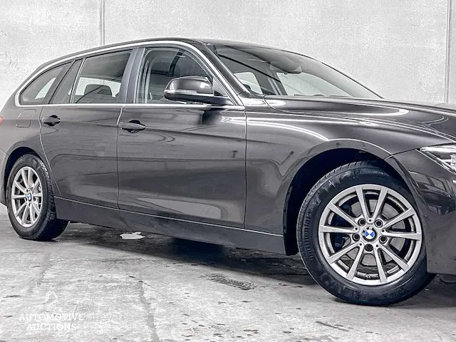 Bmw 318i touring centennial executive 136pk 2017 3-serie (origineel-nl), kz-621-p - afbeelding 54 van  55