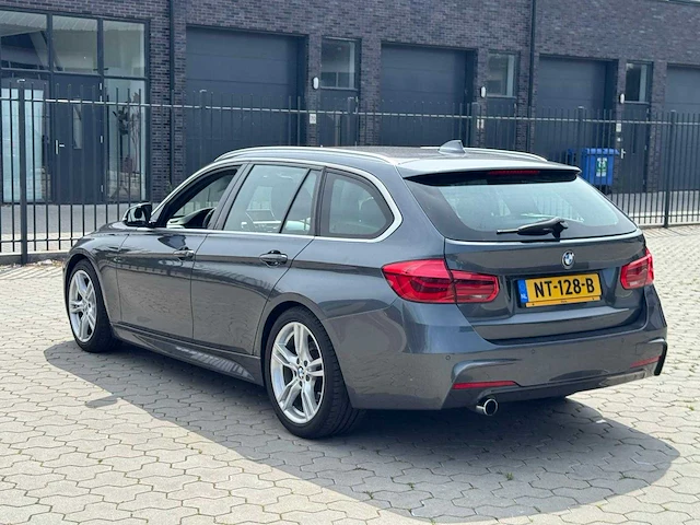 Bmw 318i touring executive automaat; nt-128-b - afbeelding 10 van  15