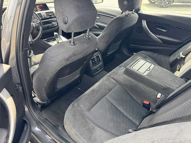 Bmw 318i touring executive automaat; nt-128-b - afbeelding 15 van  15