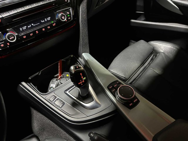 Bmw 320i automaat centennial high executive 184pk 2016 3-serie touring, jr-371-d - afbeelding 20 van  43