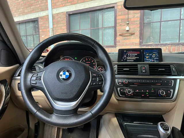 Bmw 320i touring 184pk 2013 (origineel-nl), 1-ktj-01 - afbeelding 11 van  45