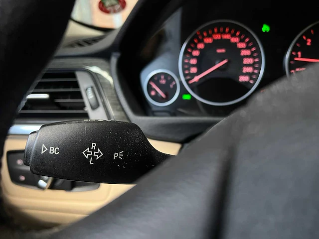 Bmw 320i touring 184pk 2013 (origineel-nl), 1-ktj-01 - afbeelding 16 van  45