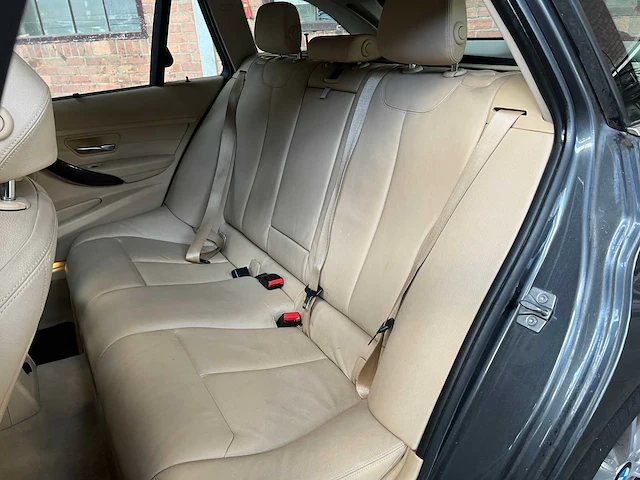 Bmw 320i touring 184pk 2013 (origineel-nl), 1-ktj-01 - afbeelding 35 van  45