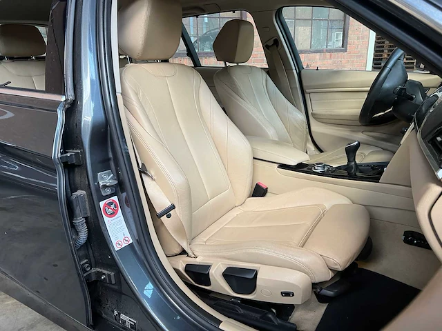 Bmw 320i touring 184pk 2013 (origineel-nl), 1-ktj-01 - afbeelding 36 van  45