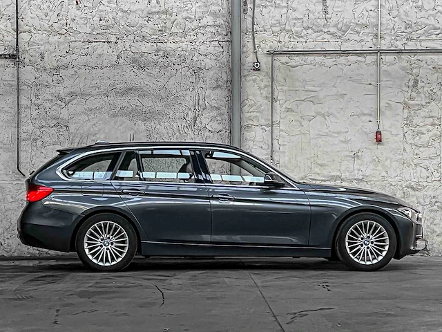 Bmw 320i touring 184pk 2013 (origineel-nl), 1-ktj-01 - afbeelding 44 van  45