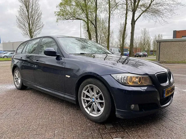 Bmw 320i touring business line style, 80-kns-7 - afbeelding 14 van  20