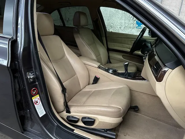Bmw 325i dynamic executive 218pk 2005 3-serie, 7-xfv-97 - afbeelding 21 van  59