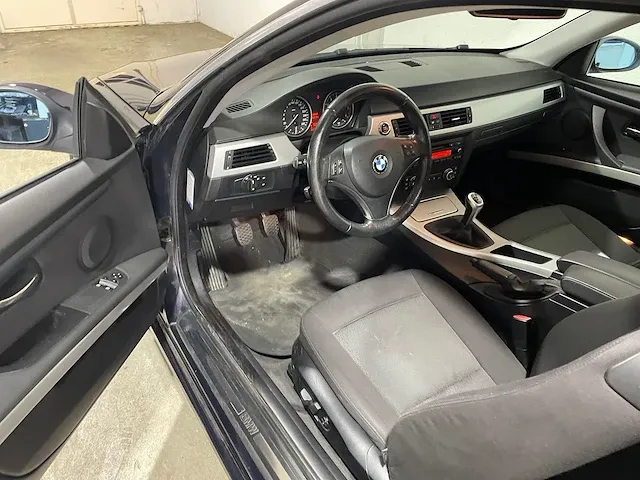 Bmw 325i executive coupe, 66-zj-ts - afbeelding 17 van  28