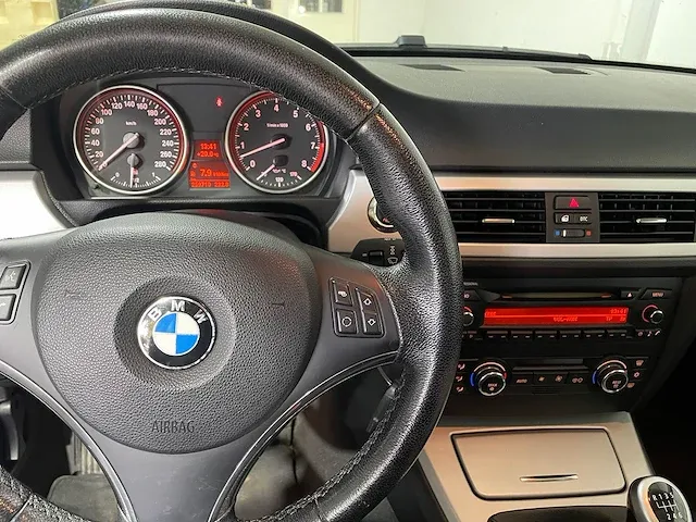 Bmw 325i executive coupe, 66-zj-ts - afbeelding 23 van  28