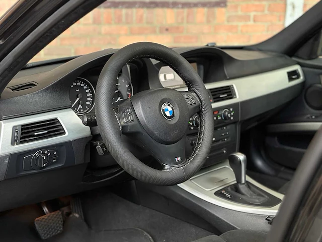 Bmw 325i touring high executive 218pk 2006 3-serie, 6-sfx-12 youngtimer - afbeelding 19 van  43
