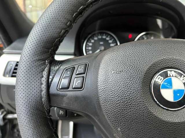 Bmw 325i touring high executive 218pk 2006 3-serie, 6-sfx-12 youngtimer - afbeelding 23 van  43