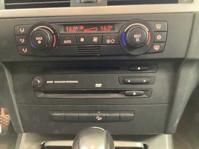 Bmw 330 xi personenauto - afbeelding 3 van  19