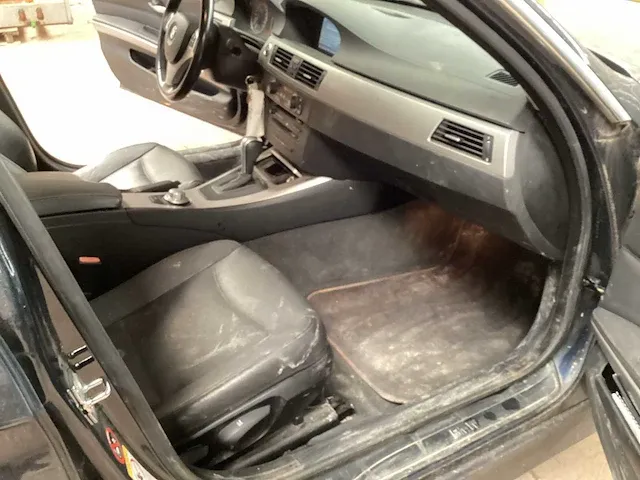 Bmw 330 xi personenauto - afbeelding 5 van  19
