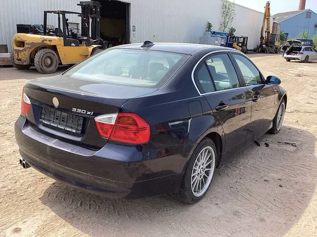 Bmw 330 xi personenauto - afbeelding 13 van  19