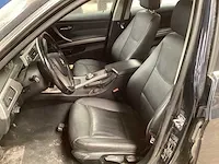 Bmw 330 xi personenauto - afbeelding 16 van  19