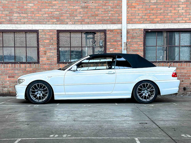 Bmw 330ci cabriolet m sport e46 231pk 2003 facelift youngtimer - afbeelding 17 van  18