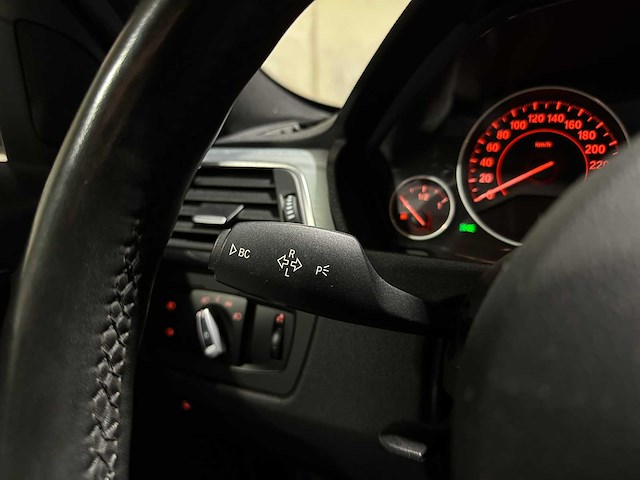 Bmw 330e m-sport f30 184pk 2016 3-serie, jx-127-v - afbeelding 18 van  43