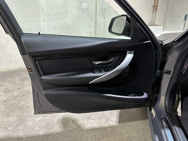 Bmw 330e m-sport f30 184pk 2016 3-serie, jx-127-v - afbeelding 27 van  43