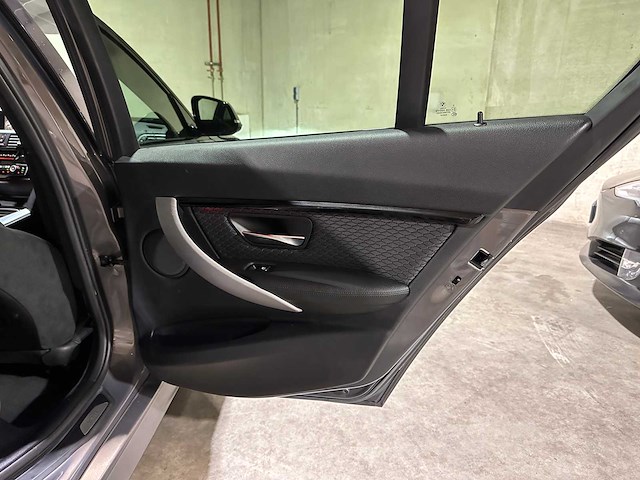 Bmw 330e m-sport f30 184pk 2016 3-serie, jx-127-v - afbeelding 32 van  43