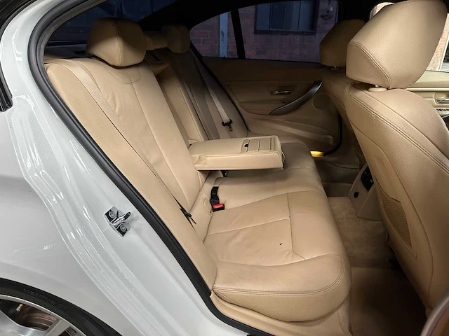 Bmw 335i activehybrid 3 306pk 2012, gbp-24-b - afbeelding 36 van  46
